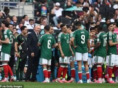 I tifosi della Coppa del Mondo si arrabbiano quando Fox commette un peccato capitale – e infrange le regole della FIFA – nella prima partita del torneo: “Imbarazzante”