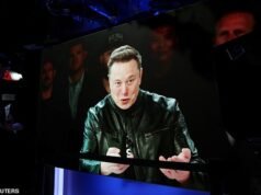 Musk, un uomo su un trilione: la frenesia per le azioni di SpaceX e i suoi piani fuori dal mondo inviano la ricchezza del proprietario di Tesla e X a oltre $ 1.000.000.000.000