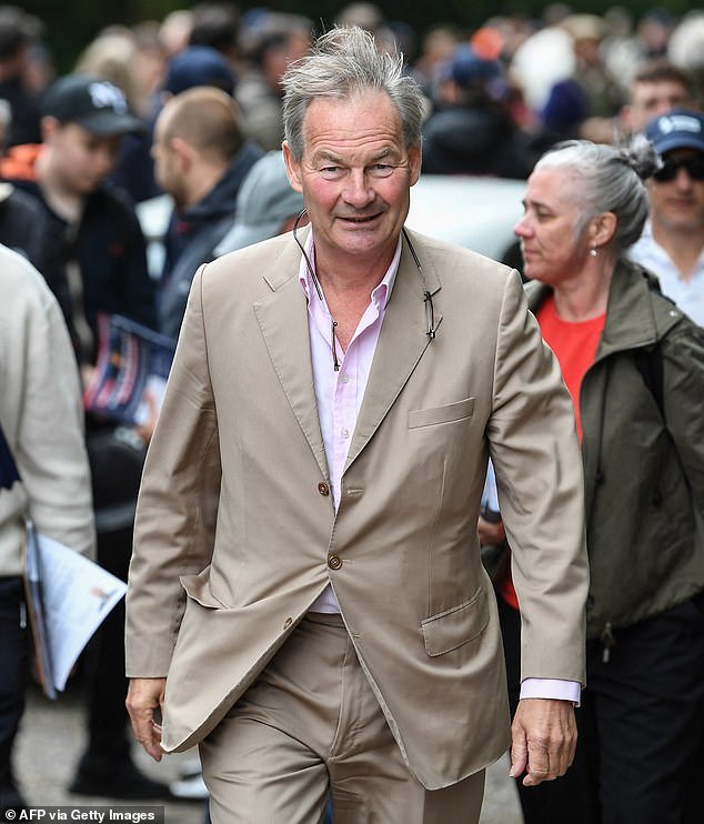 109327247-15899461-Rupert_Lowe_pictured_centre_faced_a_furious_backlash_last_night_-m-2_1781482018223.jpg
