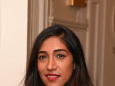 La star di BBC Radio 2 Tina Daheley annuncia che si dimetterà dalla radio della colazione dopo 18 anni e giorni prima che la nuova conduttrice Sara Cox subentrasse a Scott Mills.