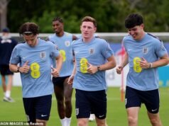 Trevoh Chalobah batte Trent Alexander-Arnold e Lewis Hall e prende il posto dell’infortunato Tino Livramento ai Mondiali, lasciando le sue vacanze nel Mediterraneo mentre la FA conferma il cambio dell’ultimo minuto