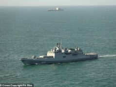 Nave da guerra russa “spara colpi di avvertimento contro uno yacht britannico nel Canale della Manica”