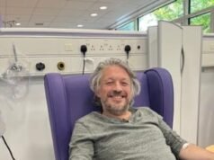 La star di Taskmaster Richard Herring, 58 anni, rivela che gli è stato diagnosticato un cancro del sangue molto raro mentre condivide un aggiornamento sanitario quattro anni dopo aver ottenuto la guarigione dalla malattia