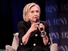 Hillary Clinton mette in discussione il “terribile errore” di Biden di candidarsi di nuovo e rivela come avrebbe dovuto svolgersi il 2024