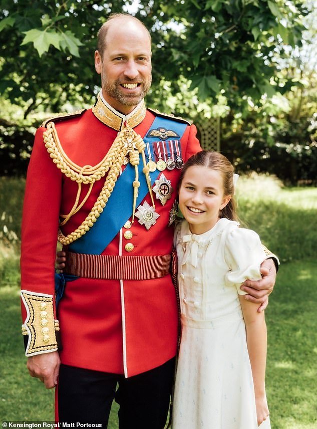 109496075-15917281-A_sweet_photo_has_been_released_of_Prince_William_with_Princess_-a-23_1782032572161.jpg