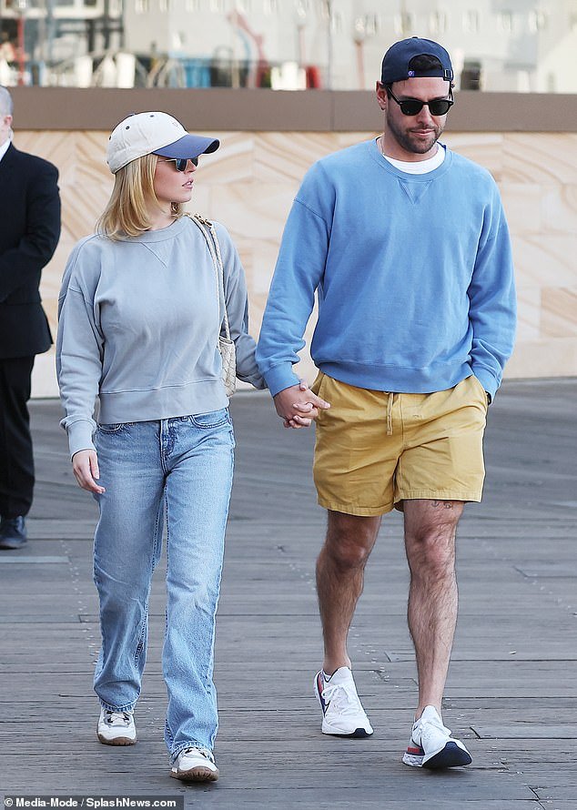 109498979-15917649-Sydney_Sweeney_has_been_enjoying_the_sights_of_Sydney_and_hugs_f-a-8_1782059175583.jpg