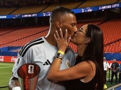Il segreto dietro la squadra più felice della Coppa del Mondo: condividono le stanze con i loro WAG! Il medico della squadra di Curacao autorizza persino i giocatori a fare sesso prima delle partite per “aiuto emotivo”