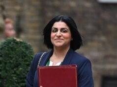 Shabana Mahmood svela un nuovo piano per portare migliaia di richiedenti asilo in Gran Bretagna nell’ambito di un programma di sponsorizzazione comunitaria