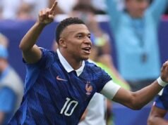 Francia vs Iraq – Gruppo I della Coppa del Mondo IN DIRETTA: Kylian Mbappe porta in vantaggio i Les Bleus con uno storditore a lungo raggio – con il secondo tempo ritardato a causa di “fulmini” nell’area di Filadelfia