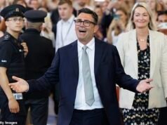 Gli ultimi rivali laburisti di Andy Burnham appassiscono nel caldo quando Darren Jones si ritira – e l’ex marine Al Carns dice che “vuole mettersi dietro” il favorito