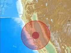 Il panico mentre il terremoto fa scattare l’allarme in tre stati americani di “lasciarsi andare e coprirsi”