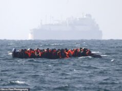 Più di 50.000 migranti illegali e criminali stranieri scompaiono in Gran Bretagna dopo essere fuggiti, rivelano dati interni del Ministero degli Interni