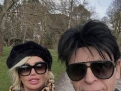 Gary Numan afferma che il modo in cui ha incontrato sua moglie “potrebbe essere illegale ora” dopo averla rintracciata tramite il suo fan club quando era adolescente