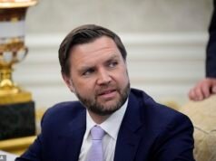 JD Vance scherza sulla moglie Usha che dovrebbe ricoprire il ruolo di funzionario chiave negli Stati Uniti dopo la sua epica risposta ai troll sulla moda premaman