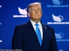 Donald Trump minaccia il Regno Unito con una nuova guerra commerciale, avvertendo che potrebbe imporre tariffe del 100% come ritorsione a qualsiasi nuova tassa sui giganti della tecnologia