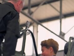 La forza dell’erede reale! Il principe George è alto quasi quanto Kate mentre provano gli aerei della RAF durante la Giornata nazionale delle forze armate