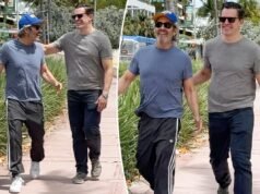 Andy Cohen e il nuovo fidanzato Kevin Sobieski sorridono tutti durante la vacanza a Miami