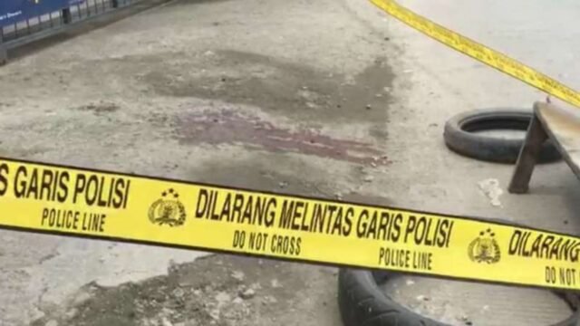 1781399004_5c6fbdd7c0874-polisi-memasang-garis-polisi-di-lokasi-penyerangan-tiga-remaja-di-bekasi_1265_711.jpg