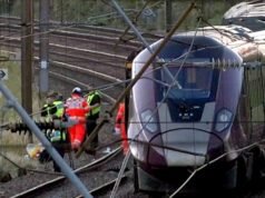Due treni si scontrano a nord di Londra, uccidendo almeno una persona e ferendone dozzine