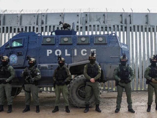 2023-01-21T163132Z_1199814296_RC20VY9MOQTK_RTRMADP_3_EUROPE-MIGRANTS-GREECE-FENCE-1684144307.jpg