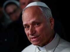 Il Papa chiede la fine della polarizzazione durante la visita in Spagna