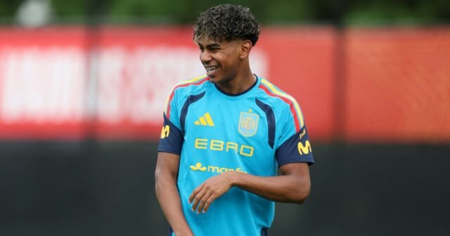 2026-06-06T232807Z_1497709875_UP1EM661T6T0W_RTRMADP_3_SOCCER-WORLDCUP-ESP-1781431615_591168-1781436149.jpg