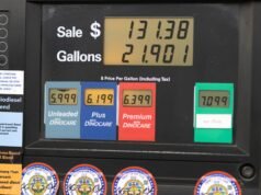 Trump dice ai rivenditori di benzina statunitensi di ridurre i prezzi “immediatamente”