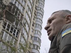 Nei panni del dottor Ironfist, ha dominato sul ring. Ora il sindaco di Kiev sta lottando per la vita della sua città