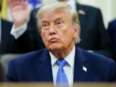 Gli Stati Uniti colpiscono l’Iran in risposta all’attacco alla nave che secondo Trump ha violato il cessate il fuoco