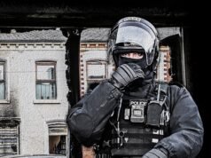 Leggendo le rivolte: Belfast rivela una nazione al punto di ebollizione