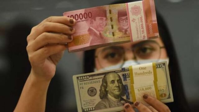 61a83706b3645-rupiah-melemah-terhadap-dolar-as_1265_711.jpeg