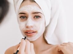 Il tuo viso deve rimanere luminoso, ecco 3 modi per risparmiare sulla cura della pelle e sul trucco in condizioni economiche difficili