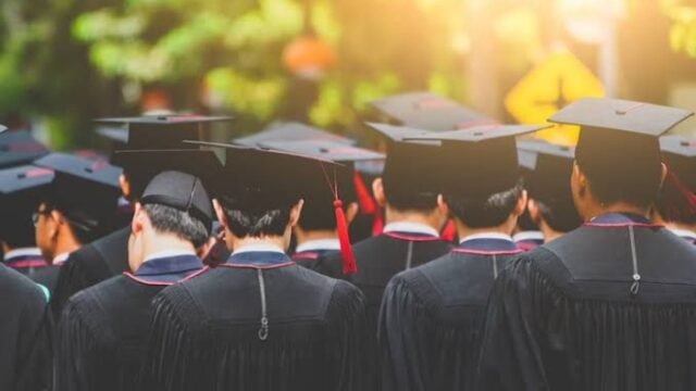 687df7ec44483-ilustrasi-wisuda_1265_711.jpeg