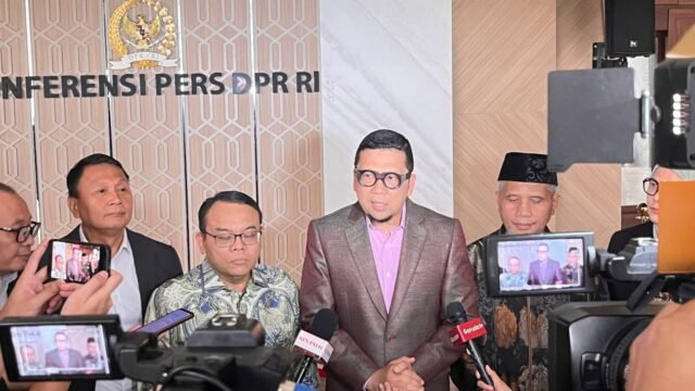69d3ba6f3a525-anggota-dpr-ri-fraksi-partai-golkar-ahmad-doli-kurnia-tengah_gemini_1265_711.jpg