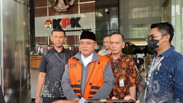 69fd7bef3fe5f-eks-menteri-agama-menag-yaqut-cholil-qoumas-di-gedung-merah-putih-kpk_gemini_1265_711.jpg