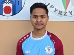 Con l’intenzione di andare all’estero per lavoro, un giovane di Banyuwangi è stato invece ingaggiato con un club della lega polacca