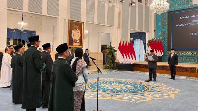 6a268db78af44-presiden-ri-prabowo-subianto-melantik-nanik-s-deyang-jadi-kepala-bgn_gemini_1265_711.jpg