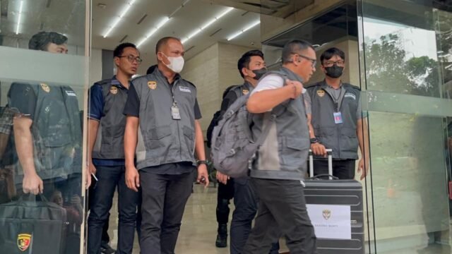 6a28c997eac12-kortas-tipidkor-polri-geledah-tiga-lokasi-di-jatim-terkait-korupsi-pabrik-gula_gemini_1265_711.jpg