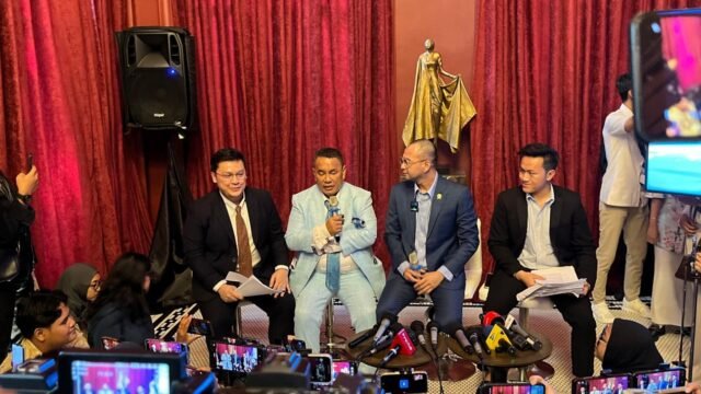 6a2a6e32dc10c-utusan-khusus-presiden-bidang-pembinaan-generasi-muda-dan-pekerja-seni-raffi-ahmad-kedua-kanan_gemini_1265_711.jpg