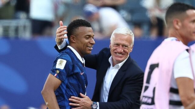 6a31f2cb06542-kylian-mbappe-dan-didier-deschamps_gemini_1265_711.jpg