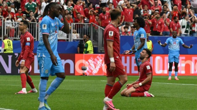 6a33443b4ba00-cristiano-ronaldo-dan-bruno-fernandes-usai-gagal-mencetak-gol-ke-gawang-kongo_gemini_1265_711.jpg