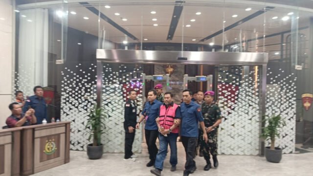 6a341d7a1c2e5-mantan-wakil-kepala-bgn-sony-sonjaya-rompi-pink_gemini_1265_711.jpg