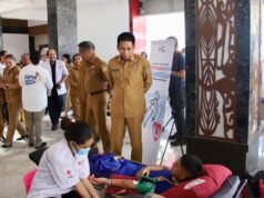 Il Vice Ministro degli Interni Wiyagus apprezza il governo provinciale di Papua per aver offerto cure gratuite e donazioni di sangue alla comunità