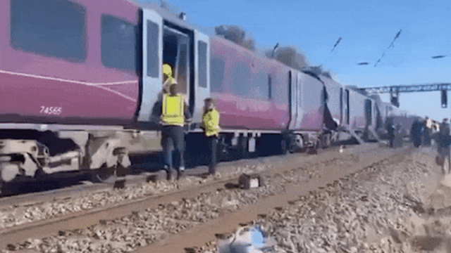6d2018a31b0496a95c56268353bfd3e9d5733e01f6508b5f4028c5ef99f21ae0.gif