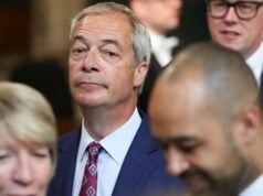 Henry Nowak provoca disordini che segnano l’inizio di disordini più ampi nel Regno Unito, avverte Farage