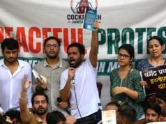 Il Partito Scarafaggio Janta si raduna a Nuova Delhi per le proteste giovanili