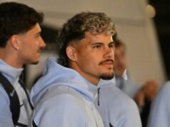 La squadra dell’Uruguay atterra negli Stati Uniti dopo un ritardo del volo prima dell’apertura della Coppa del Mondo