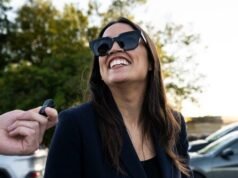 AOC chiede lo smantellamento di Apple a causa dell’aumento dei prezzi