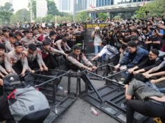 Gli studenti indonesiani protestano contro le politiche del governo in un contesto di tensione economica
