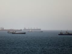 I prezzi del petrolio salgono dopo che l’attacco nello Stretto di Hormuz ha fermato il piano di evacuazione